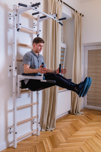 Poza cu Spalier BenchK 732W,  cu bara de tractiune convertibila din otel cu 6 manere si suport pentru spate
