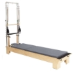 Poza cu Reformer Pilates din Lemn cu Turn Profesional – Half Trapeze pentru Studiouri și Recuperare