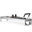 Poza cu Reformer Pilates Classic Profesional – Design Clasic pentru Studiouri Pilates