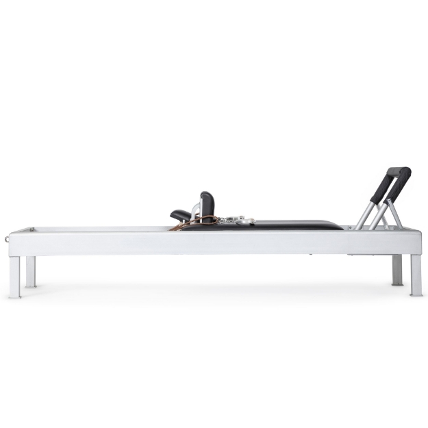 Poza cu Reformer Pilates Classic Profesional – Design Clasic pentru Studiouri Pilates