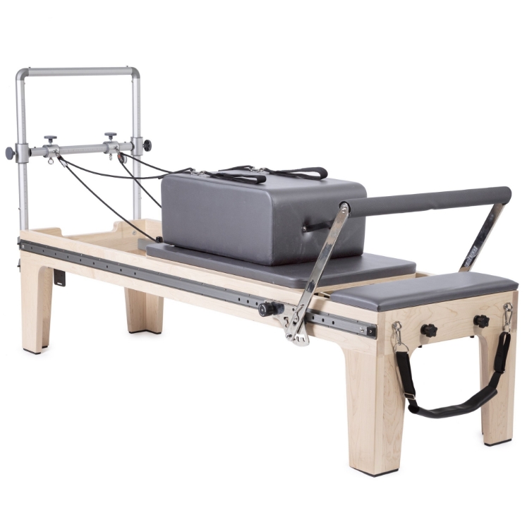 Poza cu Reformer Pilates Physio Master Instructor – Profesional pentru Recuperare și Fizioterapie