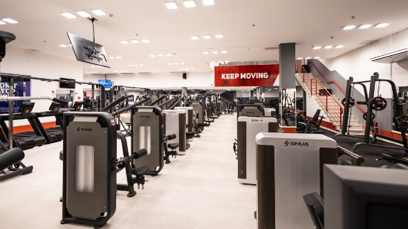 Cum îți echipezi sala de fitness cu aparate profesionale – ghid complet
