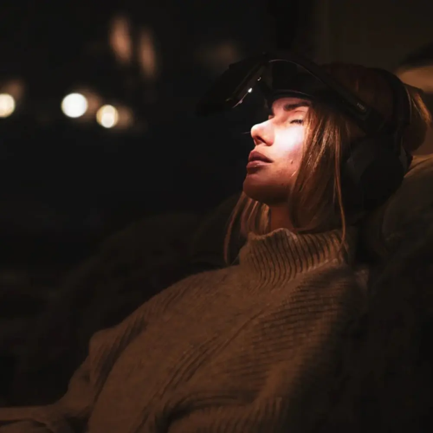 Poza cu NeuroVIZR - Dispozitiv pentru bunăstarea și relaxarea creierului