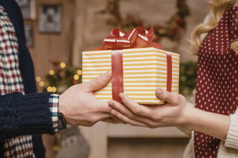 Idei de cadouri fitness pentru femei și bărbați