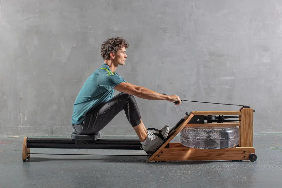 WaterRower review: un antrenament complet cu un singur aparat