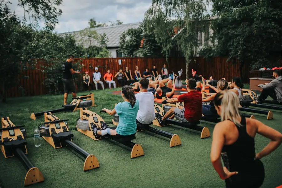 10 motive sa incerci indoor rowing cu aparatul de vaslit WaterRower