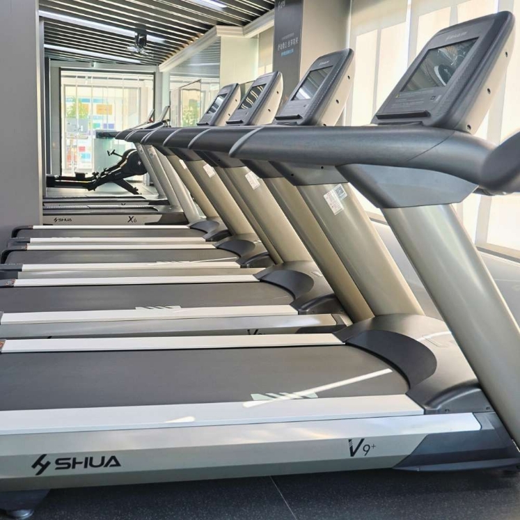 Poza cu Banda de alergare profesionala V9+, 6CP, 20 km/h, ecran tactil 21.5″ SHUA 