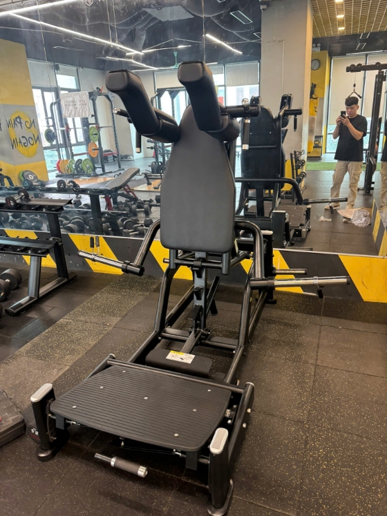 Poza cu Aparat genuflexiuni Hack Squat  XH-004, TheWay Fitness 