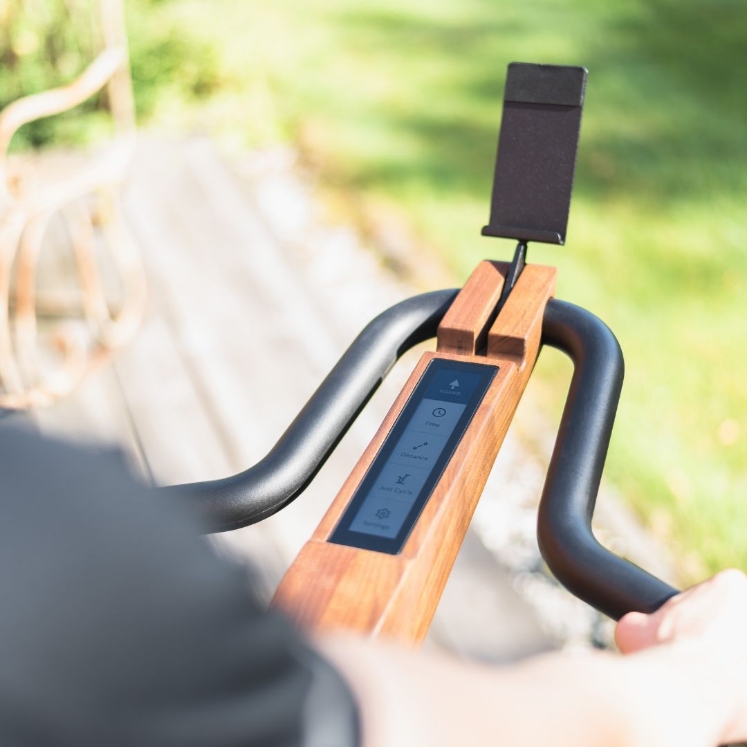 Poza cu NOHRD Bike V2 – Bicicletă fitness premium din lemn masiv cu monitor integrat
